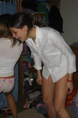 SeeMyGF.com 07 256x388 - Hot girlfriends kissing before licking horny pussy on holiday